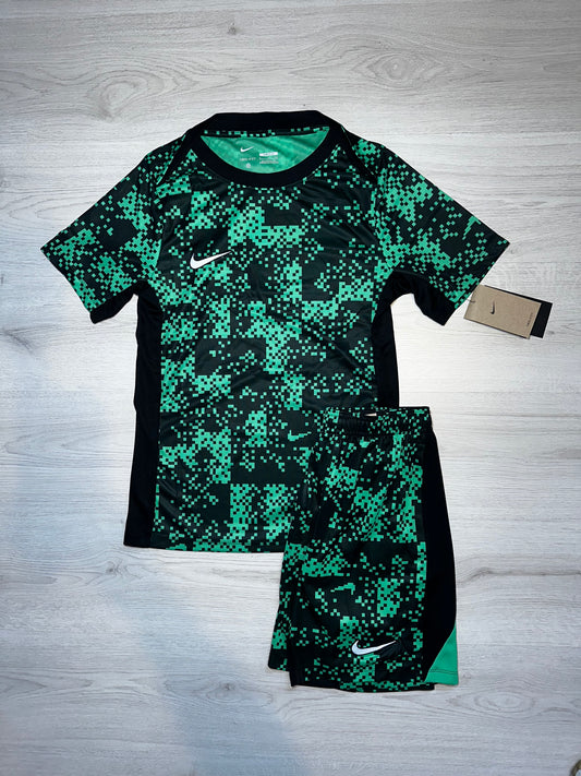 Nike Green Camo Set